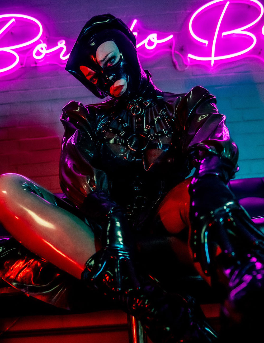 Leeds Dominatrix Latex Mistress Lizzy FAQs Feature Image 1