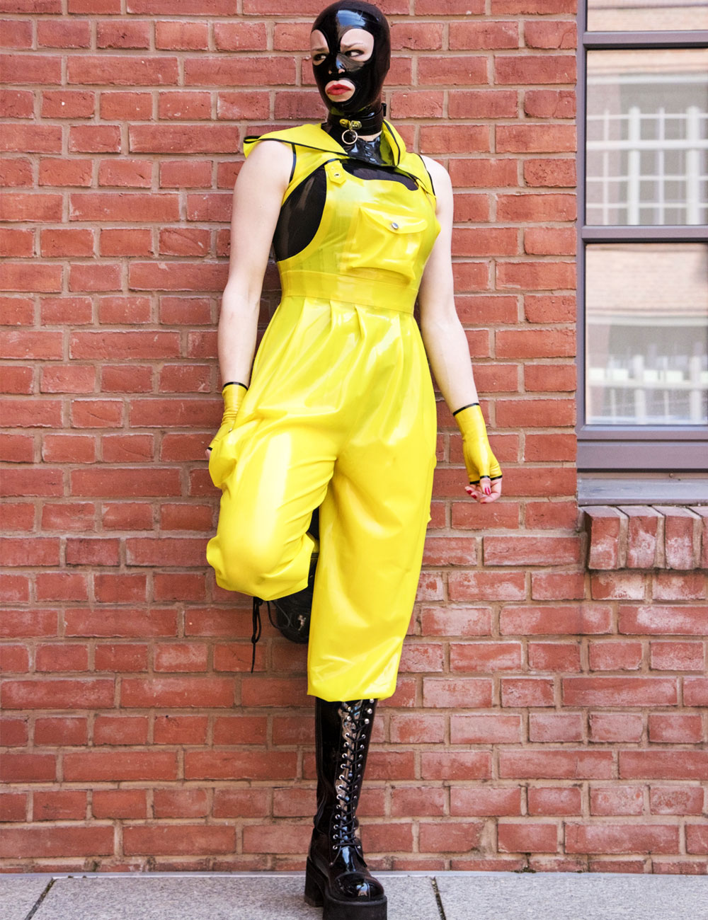 Leeds Dominatrix Latex Mistress Lizzy FAQs Feature Image 3