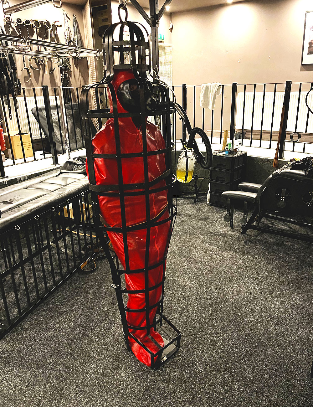 London-Dominatrix-Mistress-Lizzy-Sessions-and-Rates-Feature-Image-4 London Dominatrix Mistress Lizzy Sessions and Rates Feature Image 4